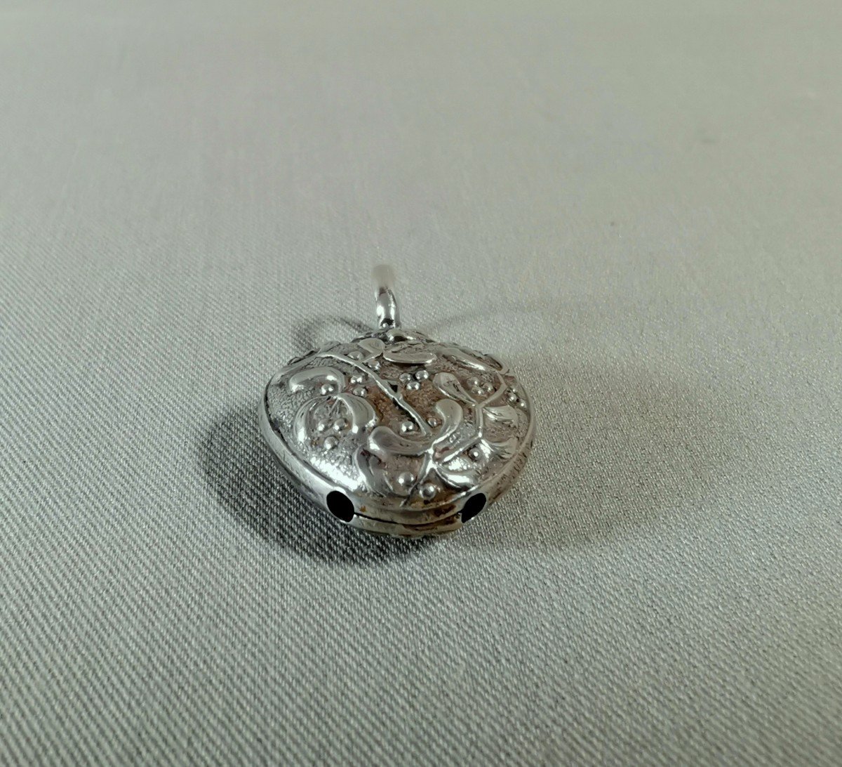 Bola de Grossesse ou Petit Hochet Bijou Pendentif en Argent, Forme de Coeur & Décor au Gui-photo-2