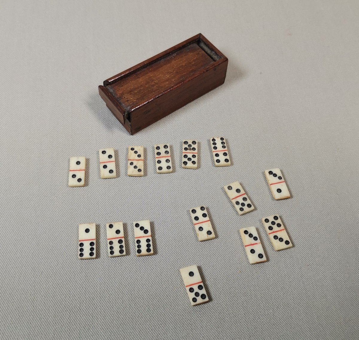 Jeu de Domino Miniature Ancien, XIXe Siècle. Boîte en Palissandre -photo-2