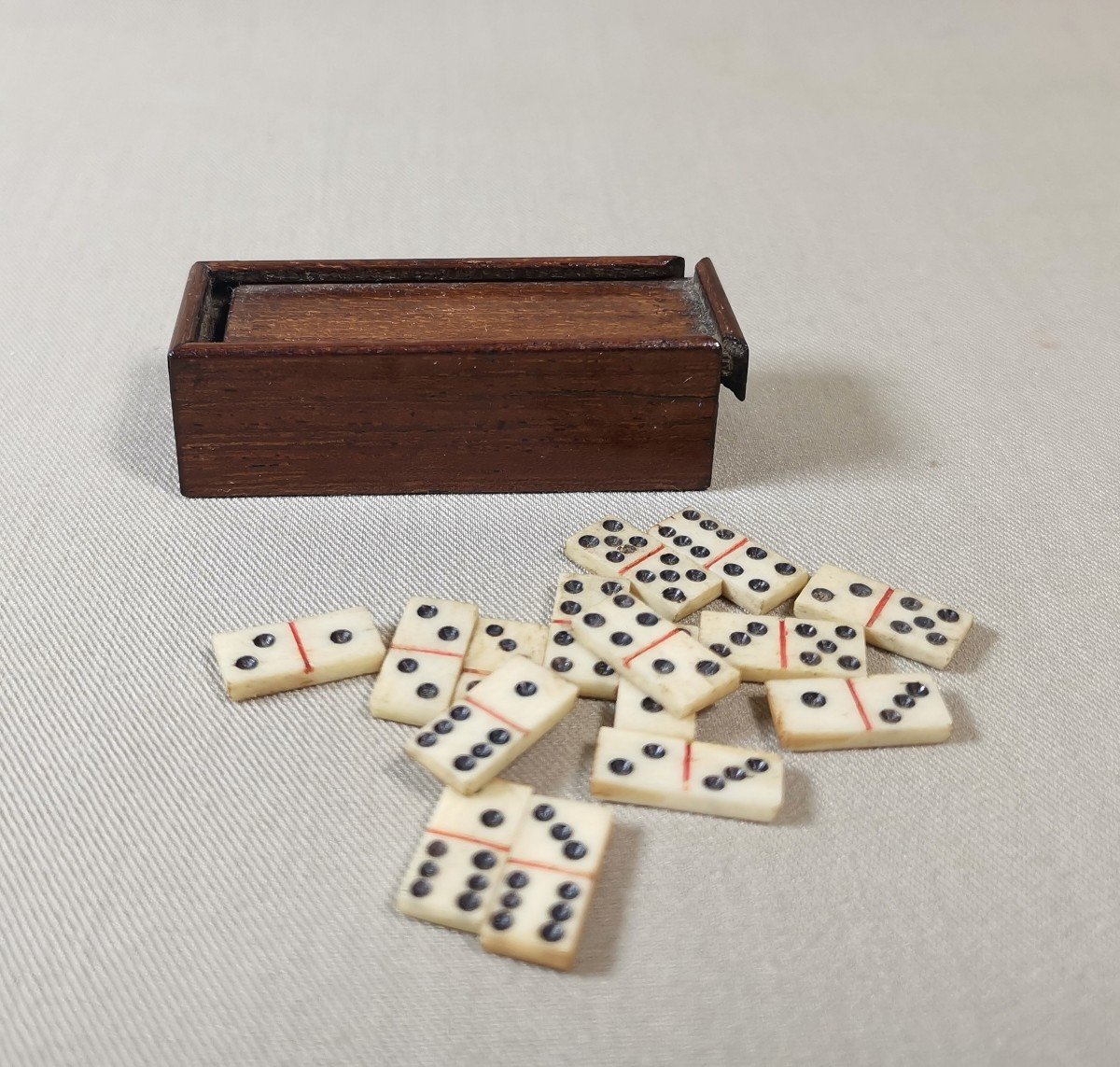 Antique Miniature Dominoes Game, 19th Century. Rosewood Box-photo-4