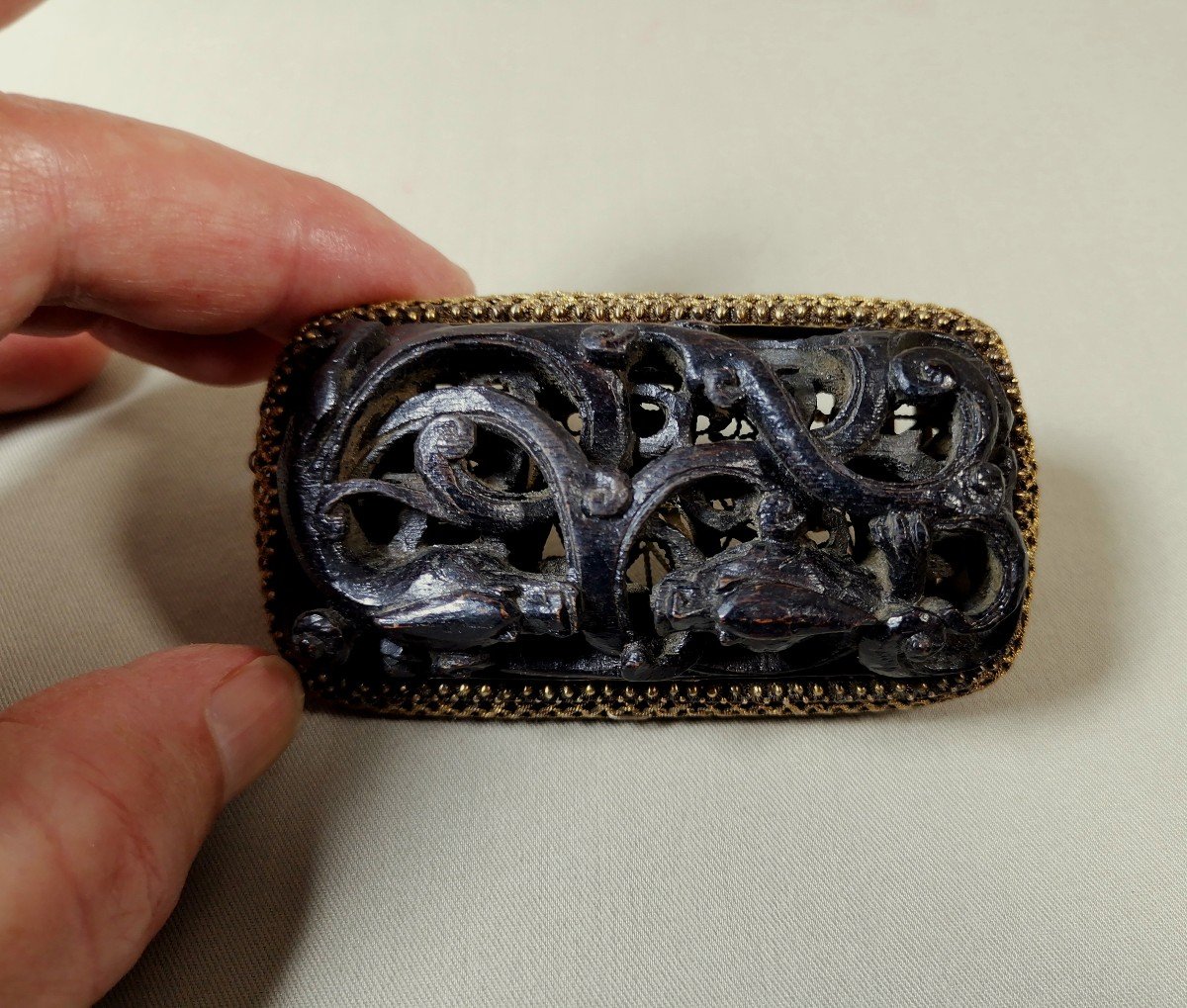 China Or Japan 19th Century, Belt Buckle In Silver Vermeil And Carved Wood With Openwork Dragons-photo-2