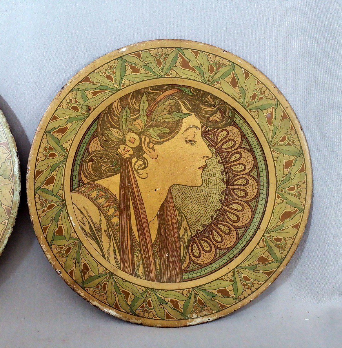 Alphonse Mucha, Pair F Art Nouveau Plates, Screen-printed Sheet Metal, Ivy & Laurel, Circa 1900-photo-2