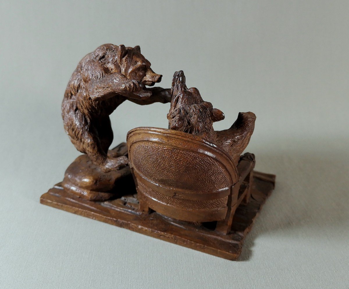 Sculpture Of A Dentist Bear, Exceptional Black Forest Work, Certainly, In Walnut, 19th Century-photo-1