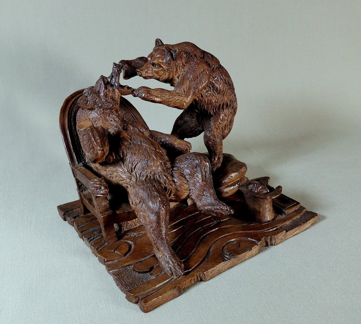 Sculpture Of A Dentist Bear, Exceptional Black Forest Work, Certainly, In Walnut, 19th Century-photo-5