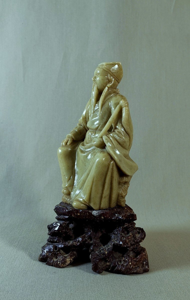 China 19th Century, Qing Dynasty, Dignitary Figure, Steatite Sage, Shaded Green Color-photo-3