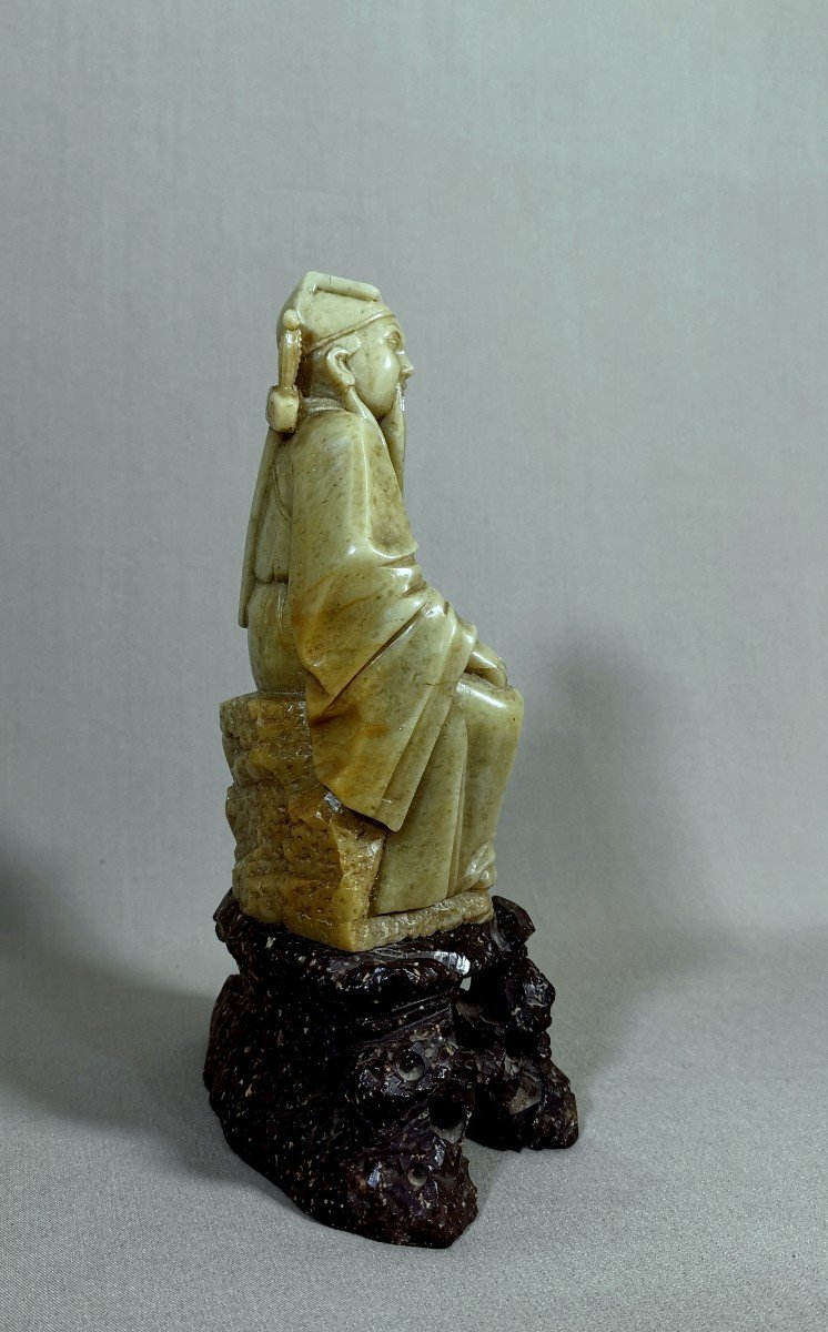 China 19th Century, Qing Dynasty, Dignitary Figure, Steatite Sage, Shaded Green Color-photo-3