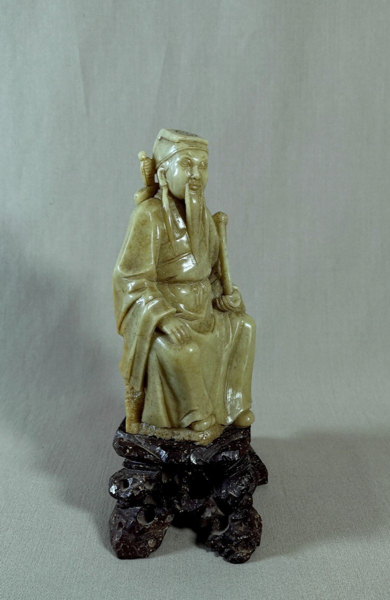 China 19th Century, Qing Dynasty, Dignitary Figure, Steatite Sage, Shaded Green Color-photo-4