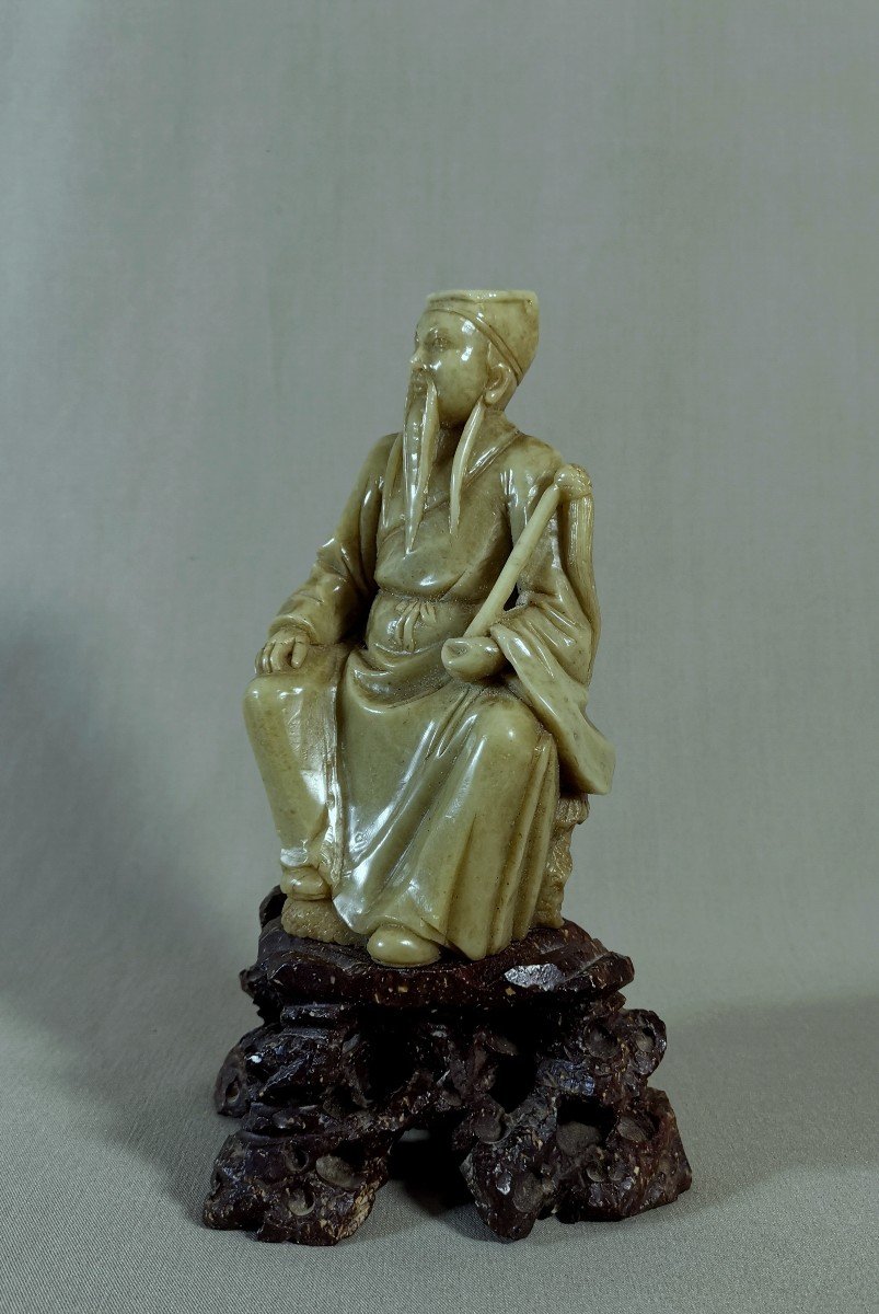 China 19th Century, Qing Dynasty, Dignitary Figure, Steatite Sage, Shaded Green Color-photo-5