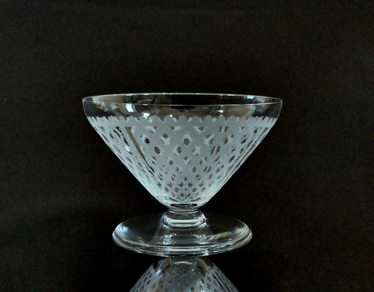 Baccarat, Six Coupes à Champagne,  Service Alhambra, Cristal Gravé à Motifs Résille, Vers 1920-photo-3