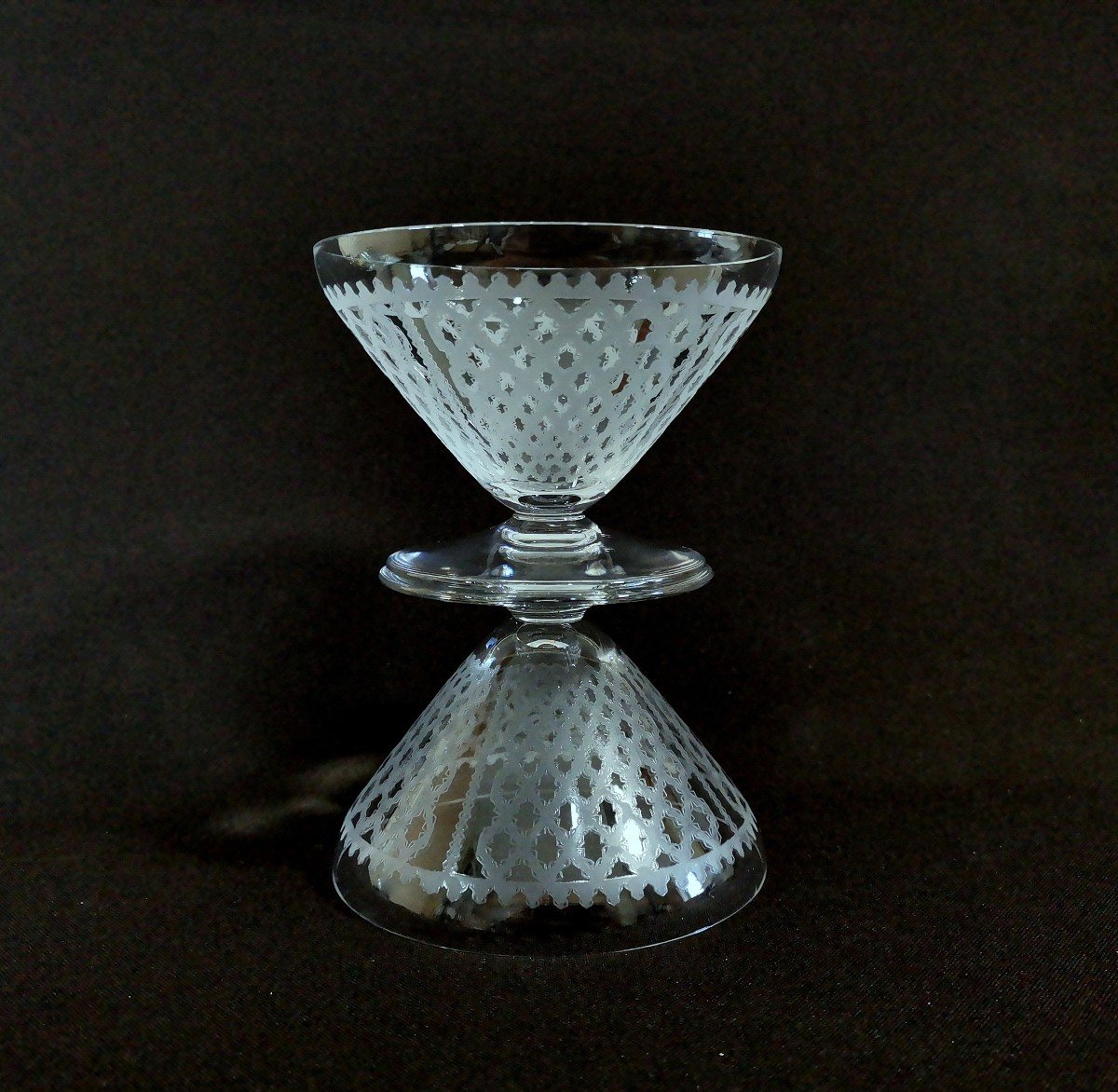 Baccarat, Six Coupes à Champagne,  Service Alhambra, Cristal Gravé à Motifs Résille, Vers 1920-photo-4