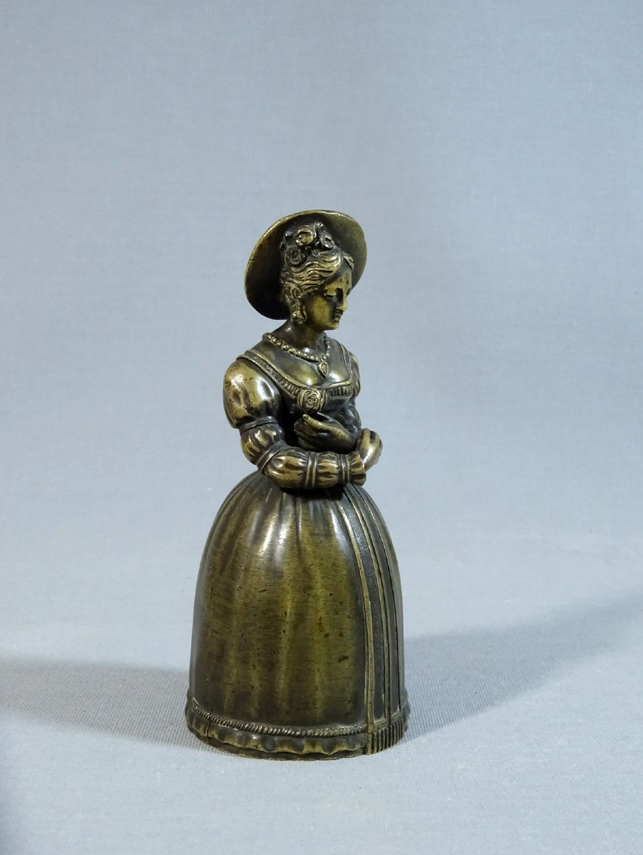 Clochette de Table Ou Sonnette en Bronze,  Début du XIXeme, Dame de la  Cour en Toilette ; Peut-être Madame du Barry-photo-2