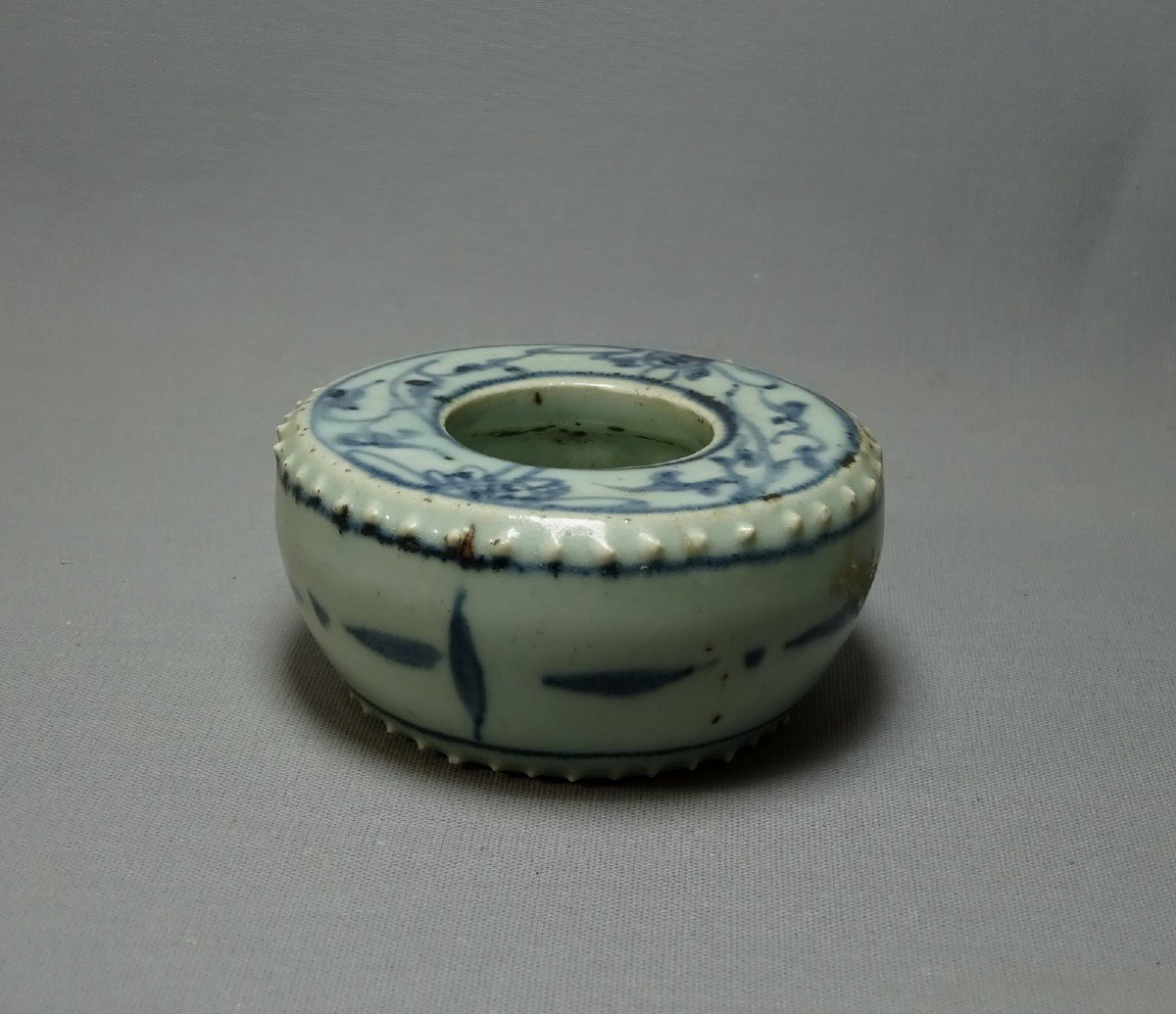 Pot Lave Pinceaux en Porcelaine De Chine, Dynastie Des Ming, Beau Grès de Porcelaine à Glaçure Céladon-photo-2