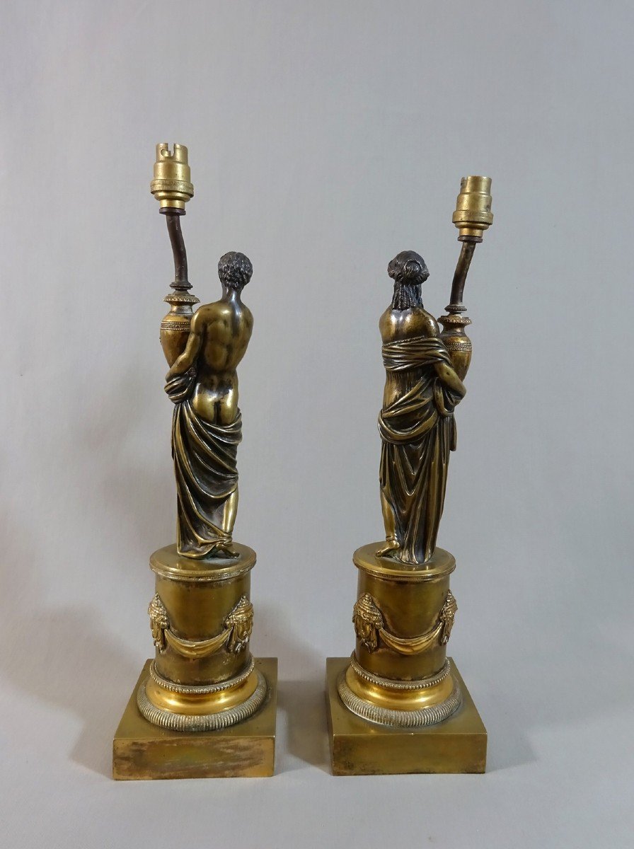 Paire de Statuettes &agrave; l&#039;Antique Sur Pi&eacute;destal Colonne, Epoque Restauration, Mont&eacute;e Post&eacute;rieurement en Lampe-photo-1