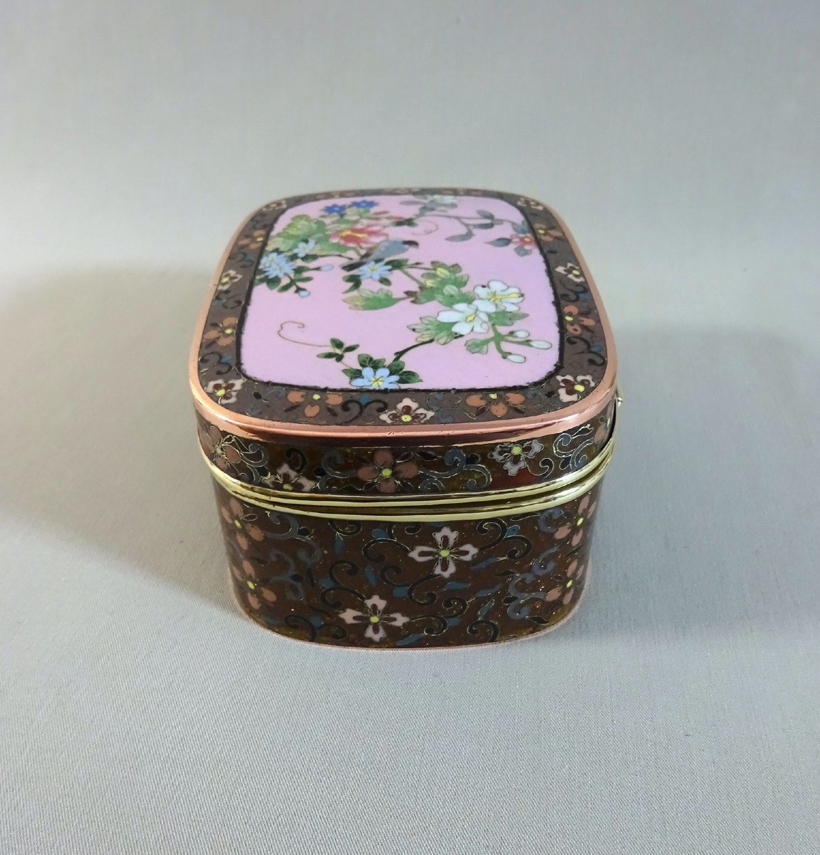 Japan 19th Century Meiji Era, Copper Cushion Box Or Jewel Case Decorated With Cloisonné Enamel-photo-2