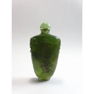 Beau Flacon Tabati&egrave;re ou Snuff Bottle du XIXeme en Jade  Vert &Eacute;pinard, de Forme Gourde &agrave; Panse Aplatie