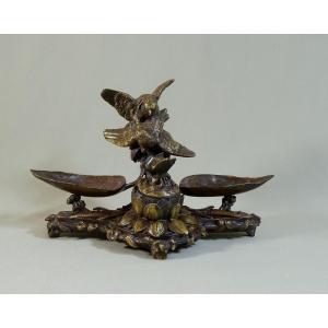 Jugendstil Bronze Naturalist Art Nouveau Inkwell With Birds Bickered, Signed Leblanc, Successor Of Ferdinand Barbedienne