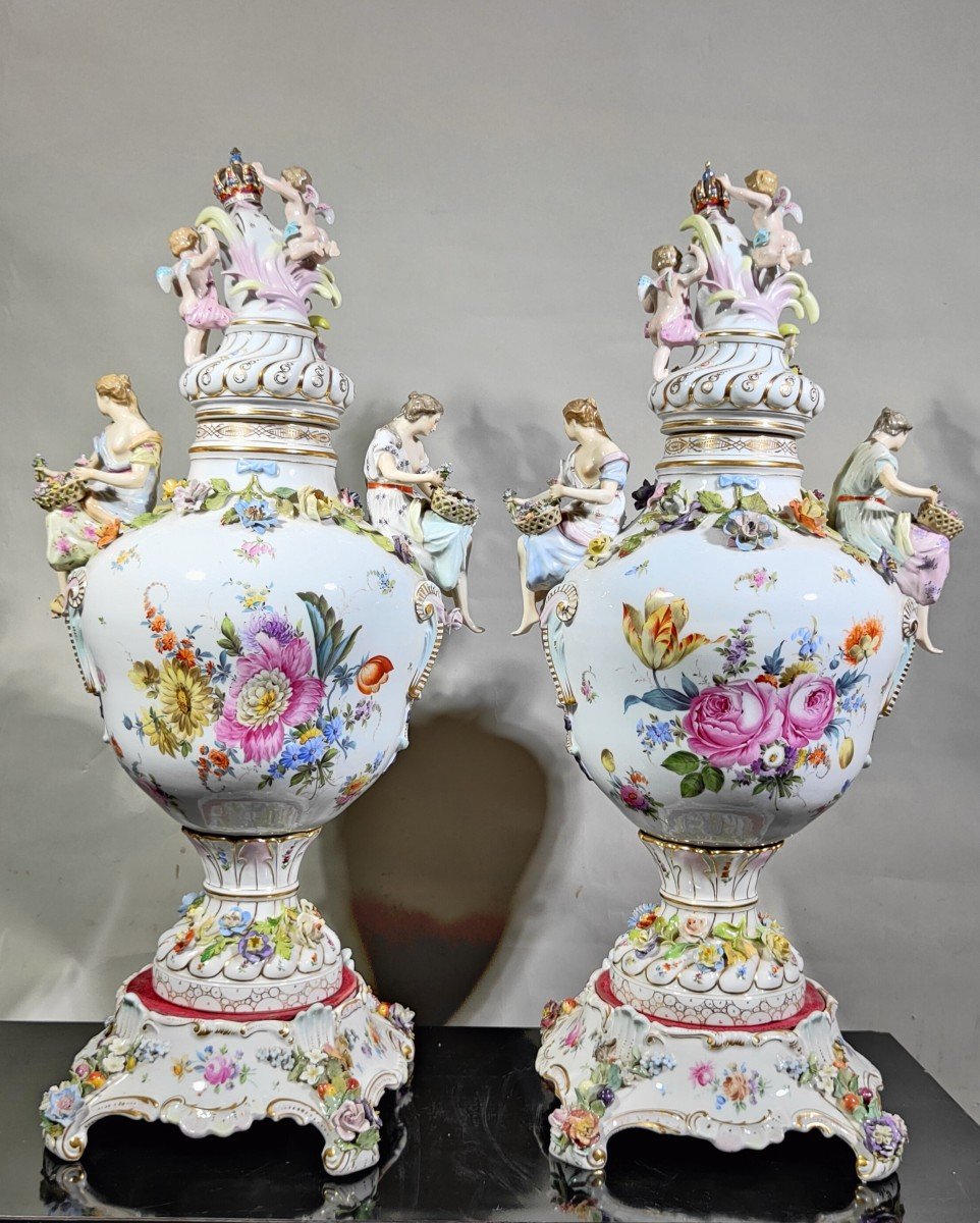 Une Paire De Vases, Couvercles Et Socles Carl Thieme (potschappel)-photo-2