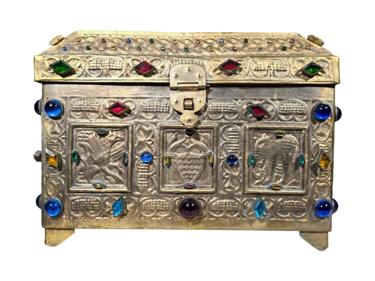 Old Medieval Style Chest Circa 1900-photo-6