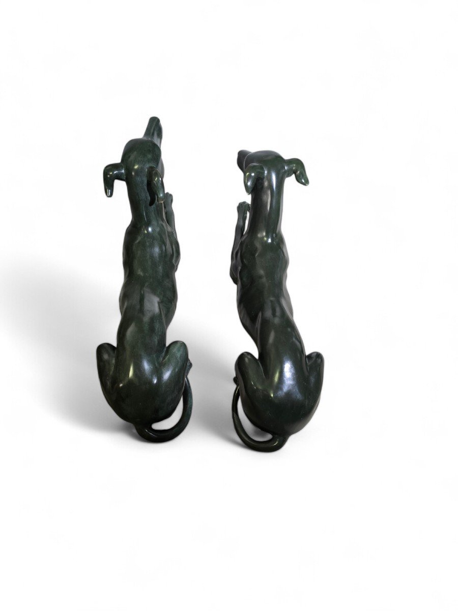 Pair Of Elegant 1950s Italian Greyhound Statues In Green Patinated Bronze-photo-2