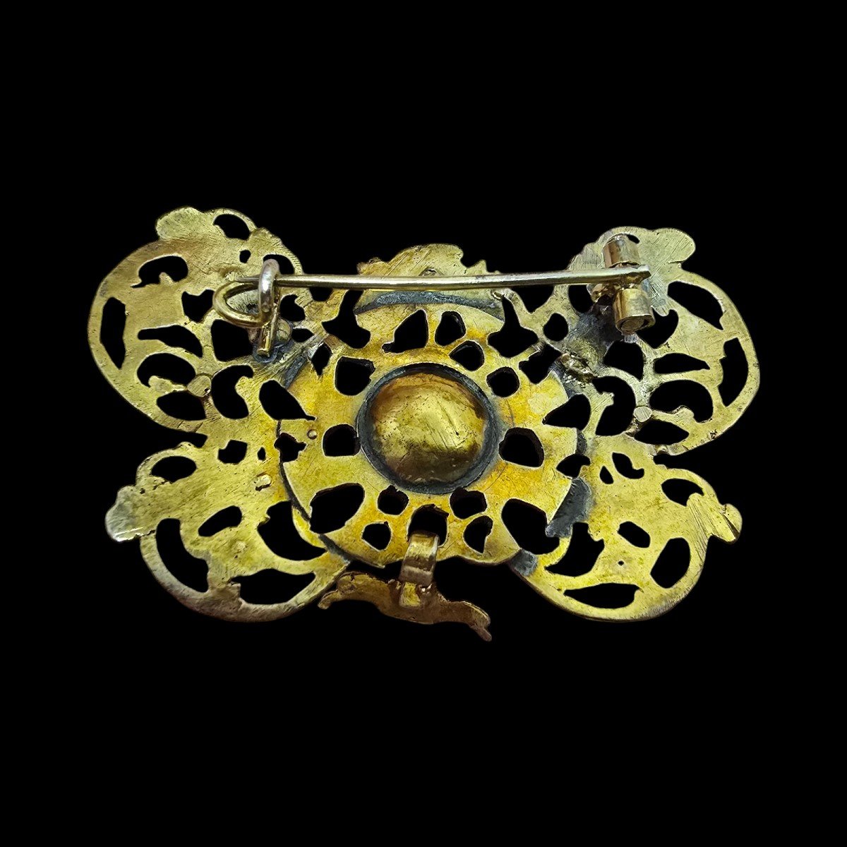 Elegant 17th Century Spanish Brooch In Gilt Metal-photo-1