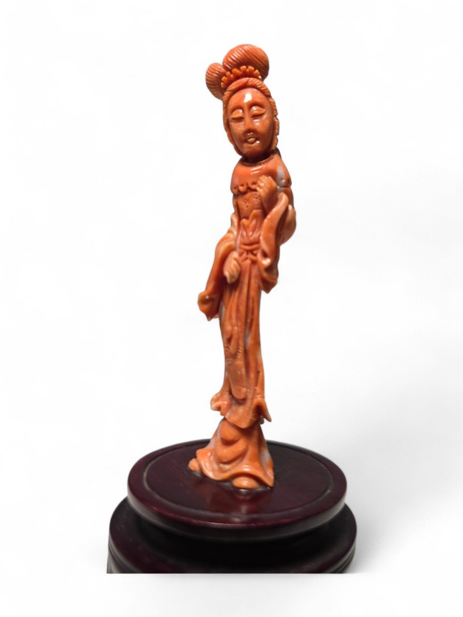 Elegant Chinese Woman Sculpture In Red Coral-photo-4