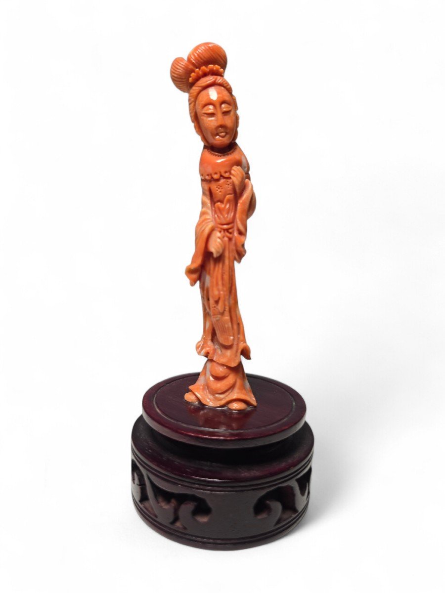 Elegant Chinese Woman Sculpture In Red Coral-photo-8