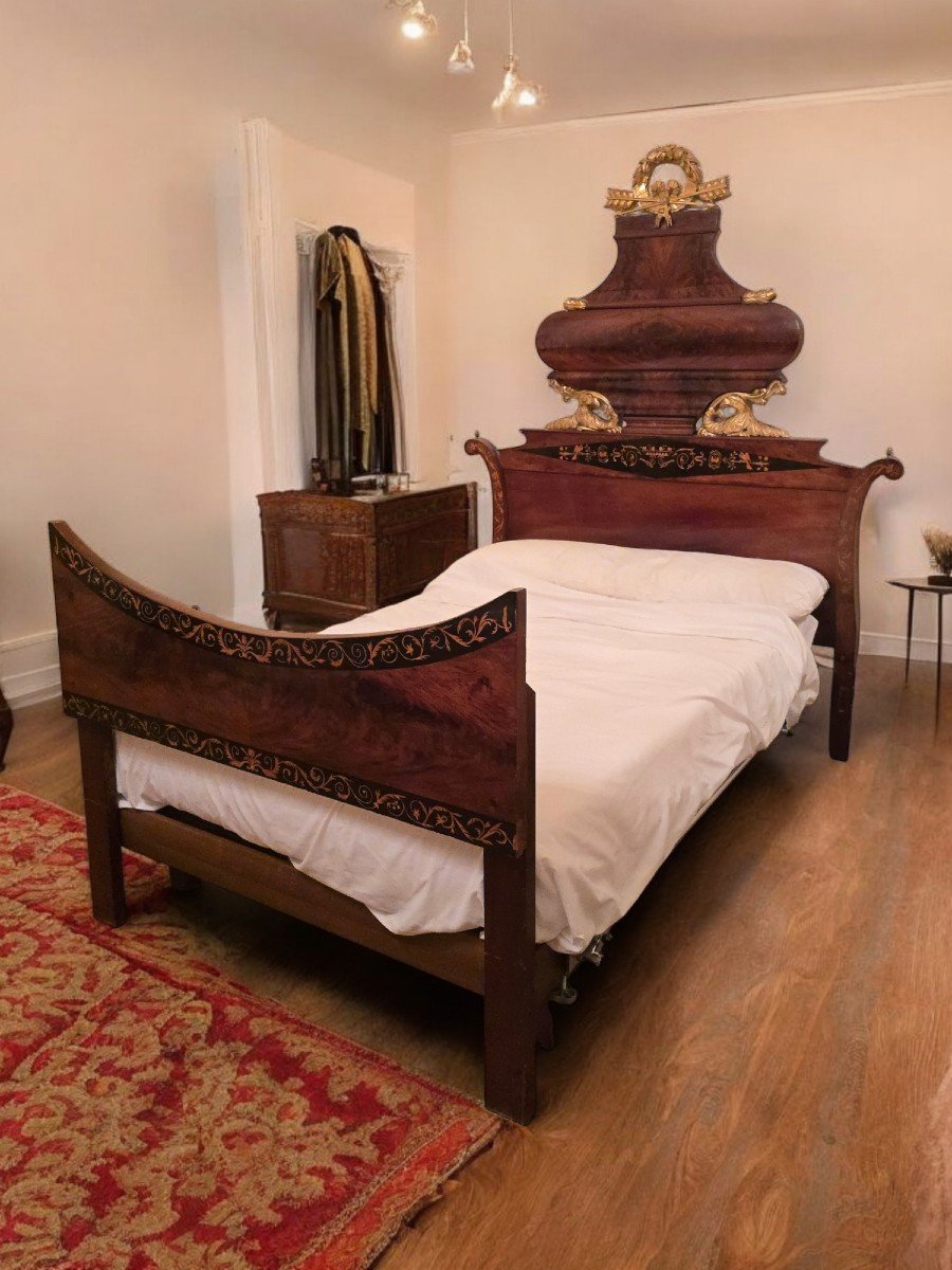 19th Century Spanish Queen Bed In Exotic Wood With Marquetry And Gold Details-photo-4