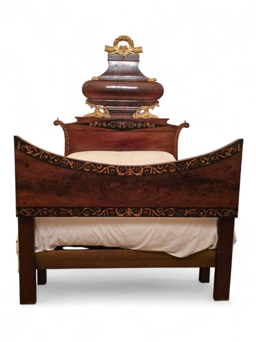 19th Century Spanish Queen Bed In Exotic Wood With Marquetry And Gold Details-photo-4