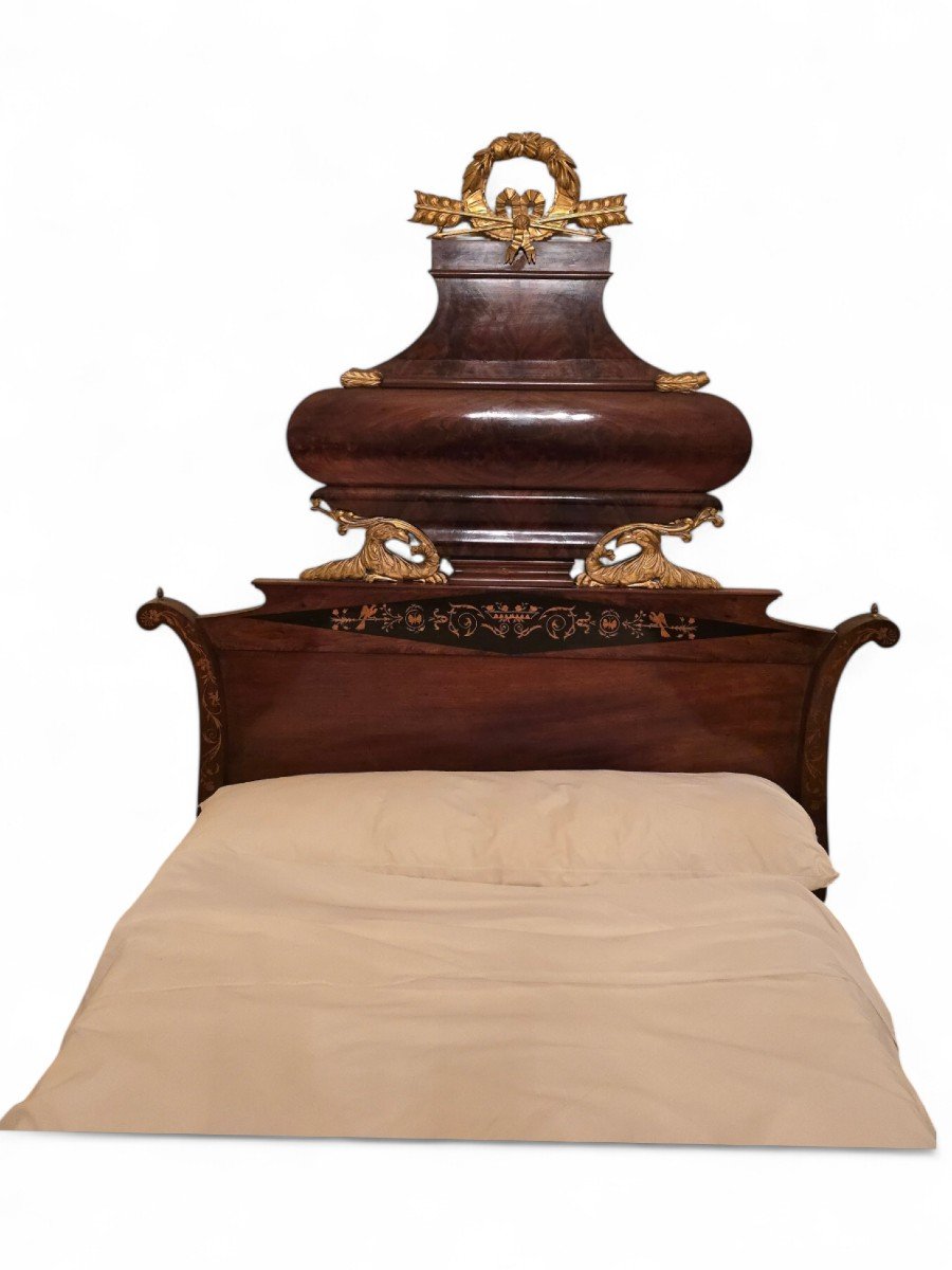 19th Century Spanish Queen Bed In Exotic Wood With Marquetry And Gold Details-photo-5