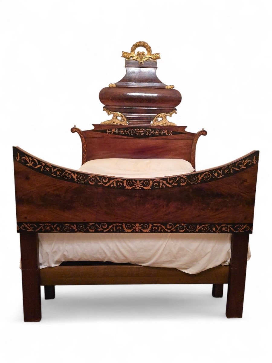 19th Century Spanish Queen Bed In Exotic Wood With Marquetry And Gold Details-photo-8