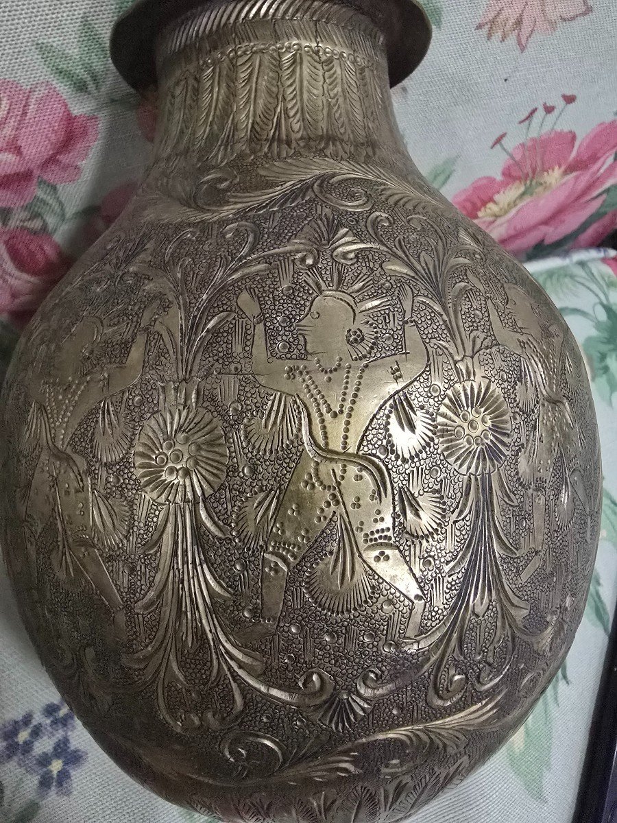 Antique 19th Century Brass Vase With Exotic Figures-photo-1