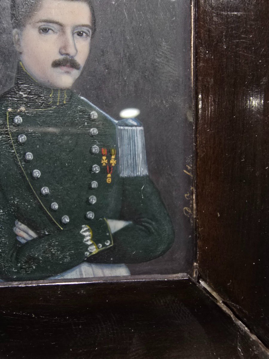 Portrait Miniature à l'Huile Du XVIIIe Siècle – Officier Militaire Européen-photo-1