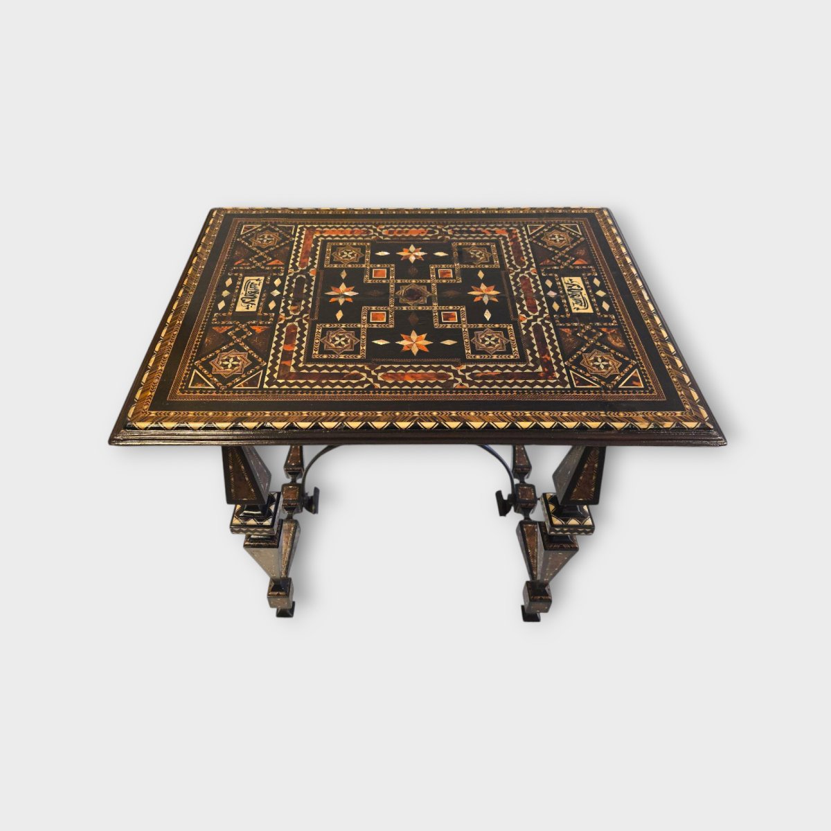 Table d'Appoint En écaille De Tortue Du XIXe Siècle – Style Espagnol Avec Influence Arabe-photo-4