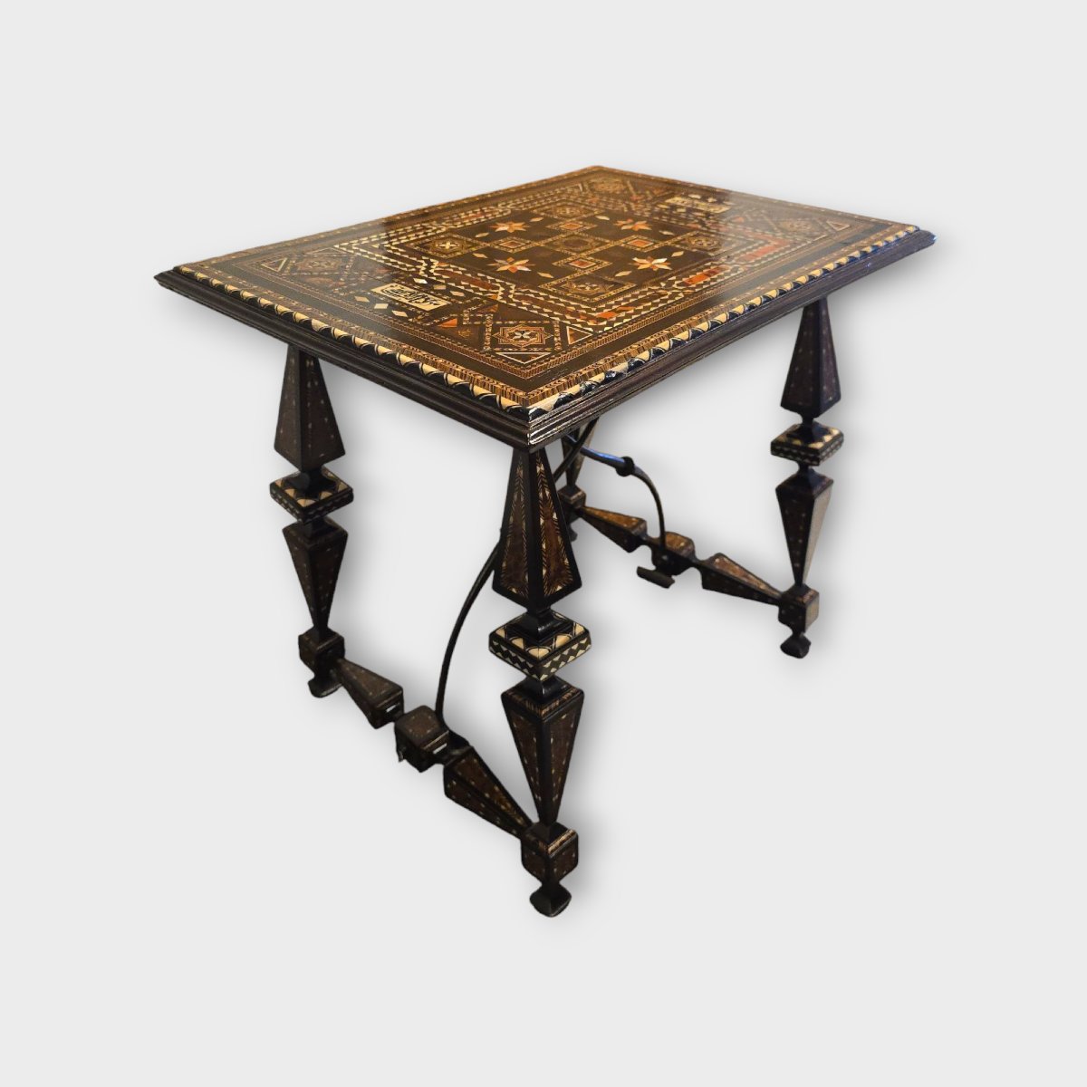 Table d'Appoint En écaille De Tortue Du XIXe Siècle – Style Espagnol Avec Influence Arabe-photo-2