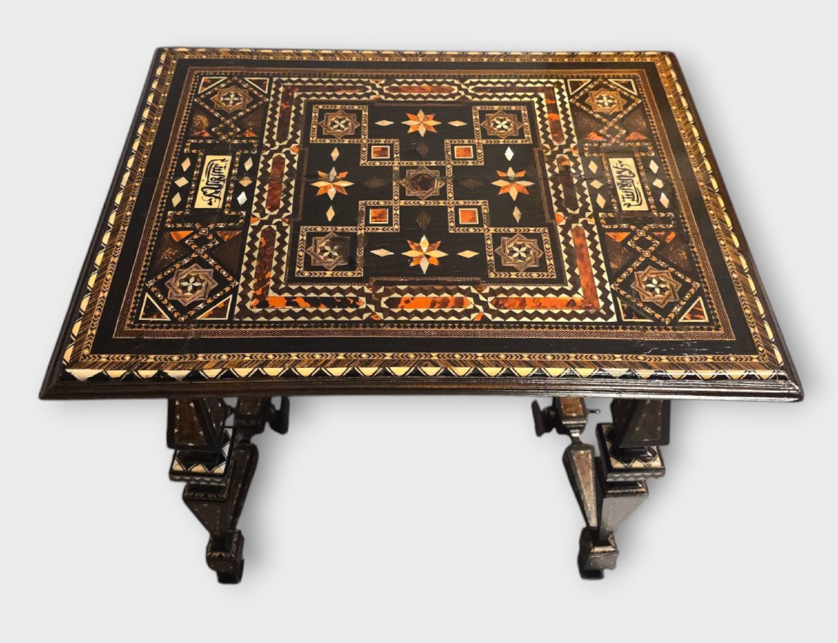 Table d'Appoint En écaille De Tortue Du XIXe Siècle – Style Espagnol Avec Influence Arabe