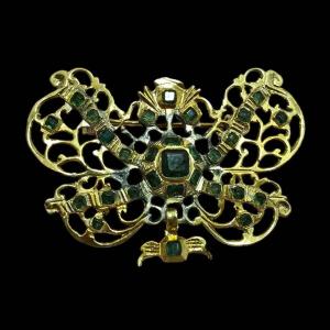 Elegant 17th Century Spanish Brooch In Gilt Metal