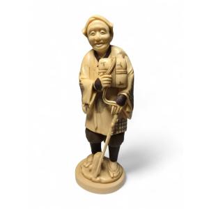 Sculpture Japonaise élégante Du Début Des Années 1900