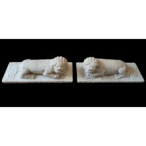 Pair Of Chinese Marble Lions From The XIX Century