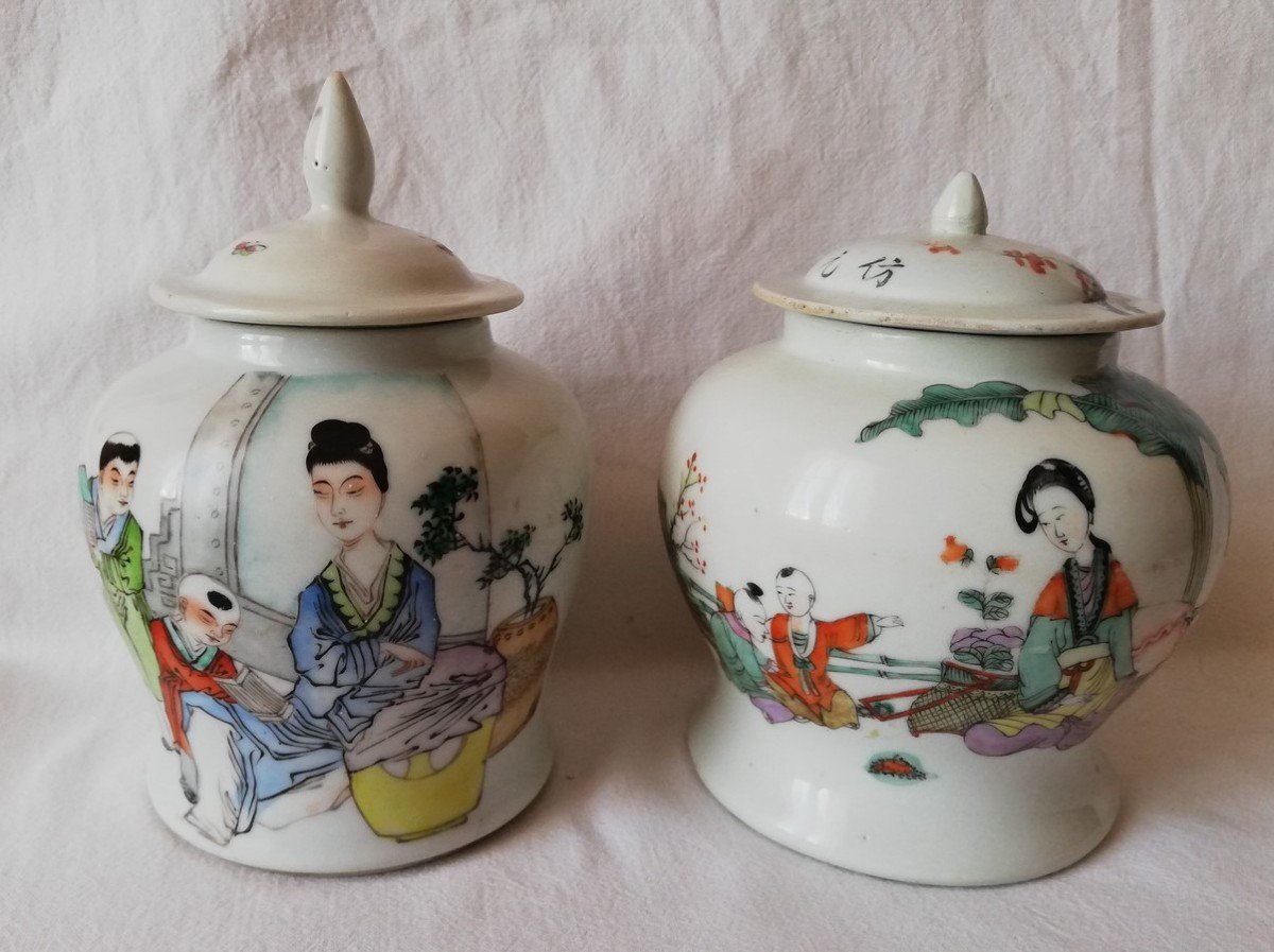 Deux pots en porcelaine Chine