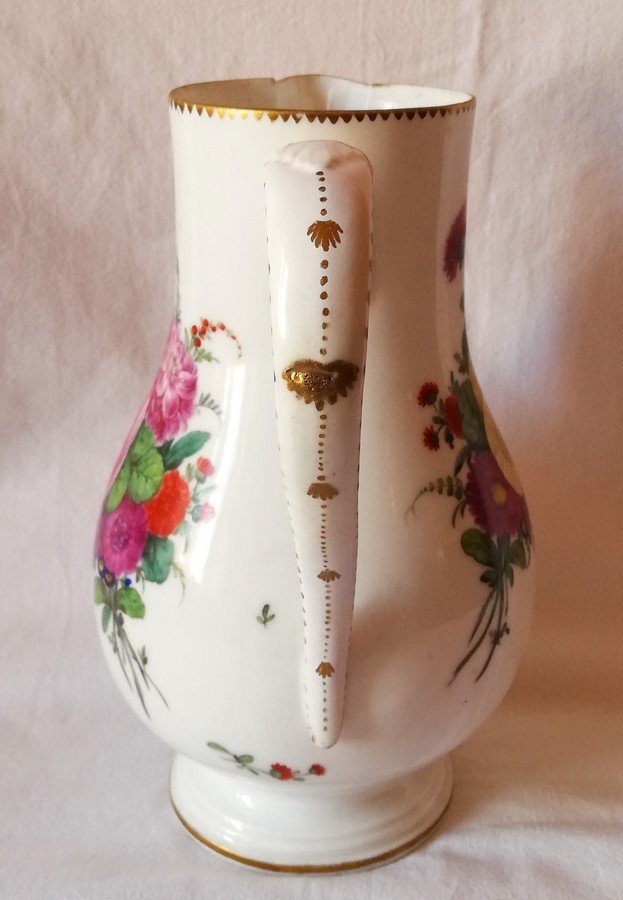 Sumptuous Fine Porcelain Pitcher-photo-1