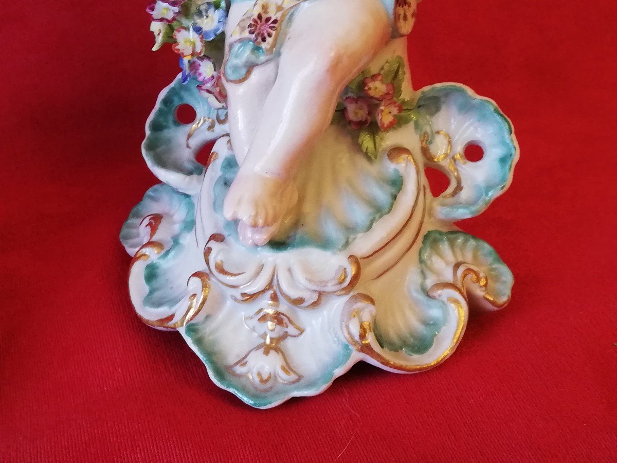 Paire de bougeoirs en porcelaine -photo-2