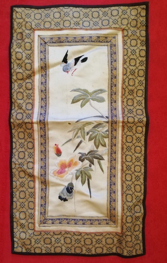 Set Of Embroidered Chinese Silks-photo-4