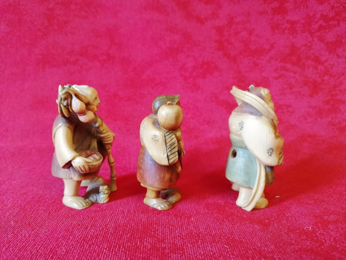 Three Small Ivory Figurines -photo-4