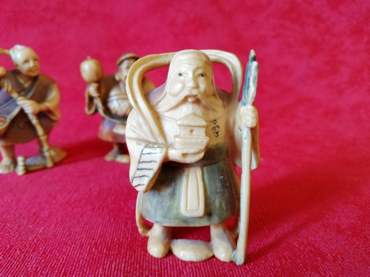 Three Small Ivory Figurines -photo-3