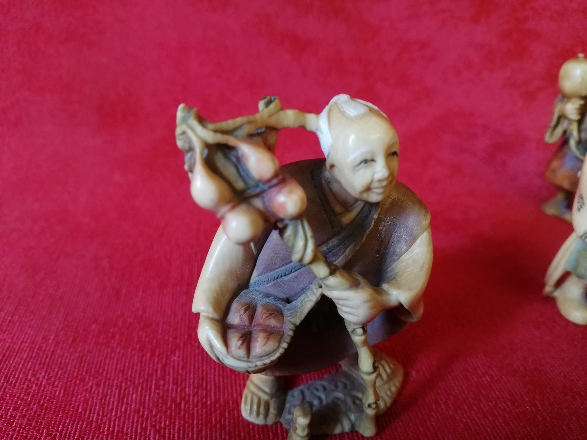 Three Small Ivory Figurines -photo-6