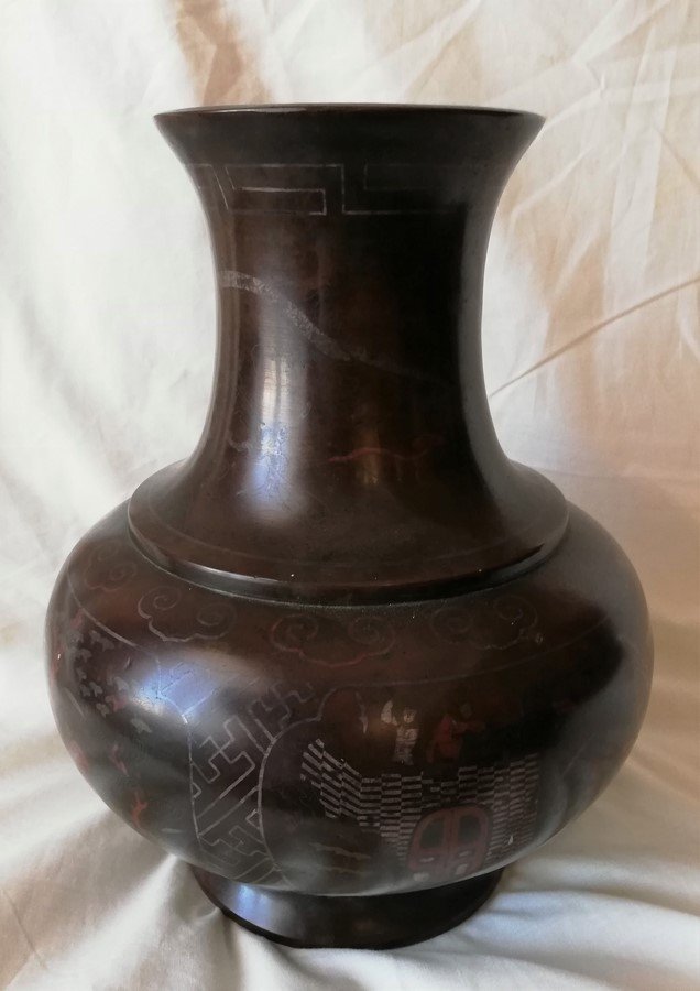 Curious Vase From China In Bronze-photo-3