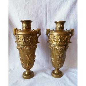 Paire de vases en bronze doré