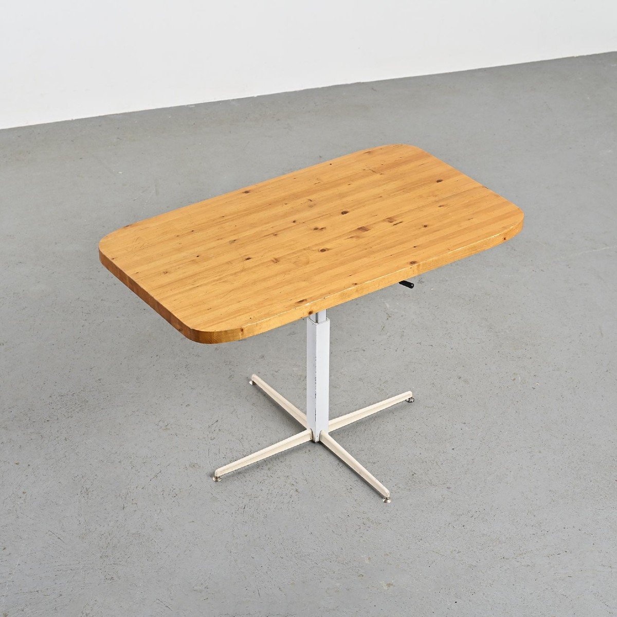  Table Monte Et Baisse Pour Les Arcs, Par Charlotte Perriand-photo-1