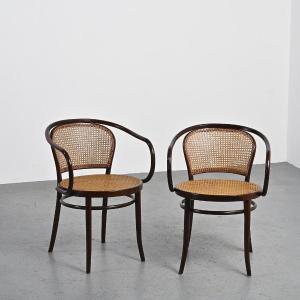 Paire De Fauteuils Thonet Modèle N°33 , Circa 1960