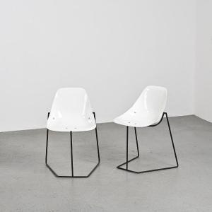 Prototype De Chaises Coccinelle Par René-jean Caillette, Steiner 