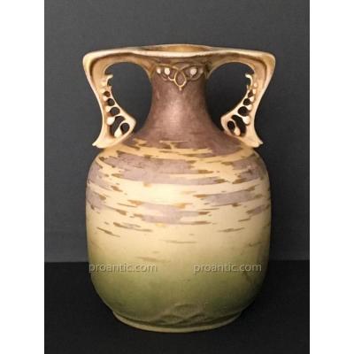 Vase en Porcelaine Amphora RStK Turn Teplitz , Circa 1900